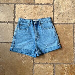 GAP Super Light Wash High Rise Shorts 26